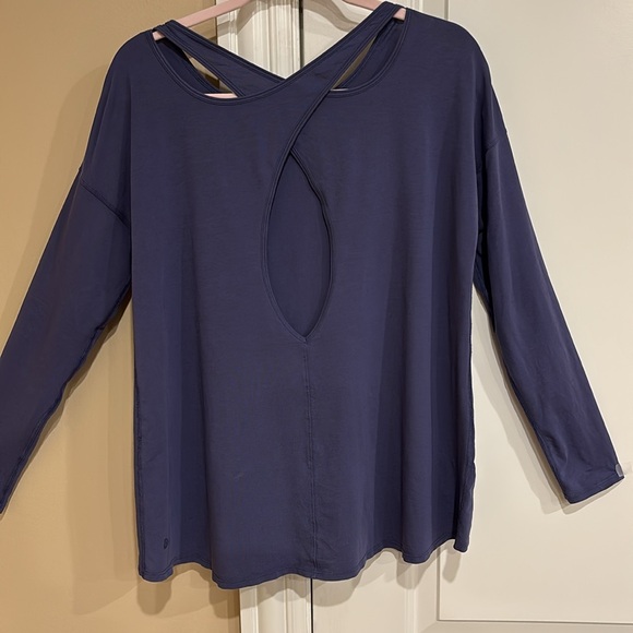Lululemon Cross Back Long Sleeve Shirt. Size L. - Picture 3 of 5